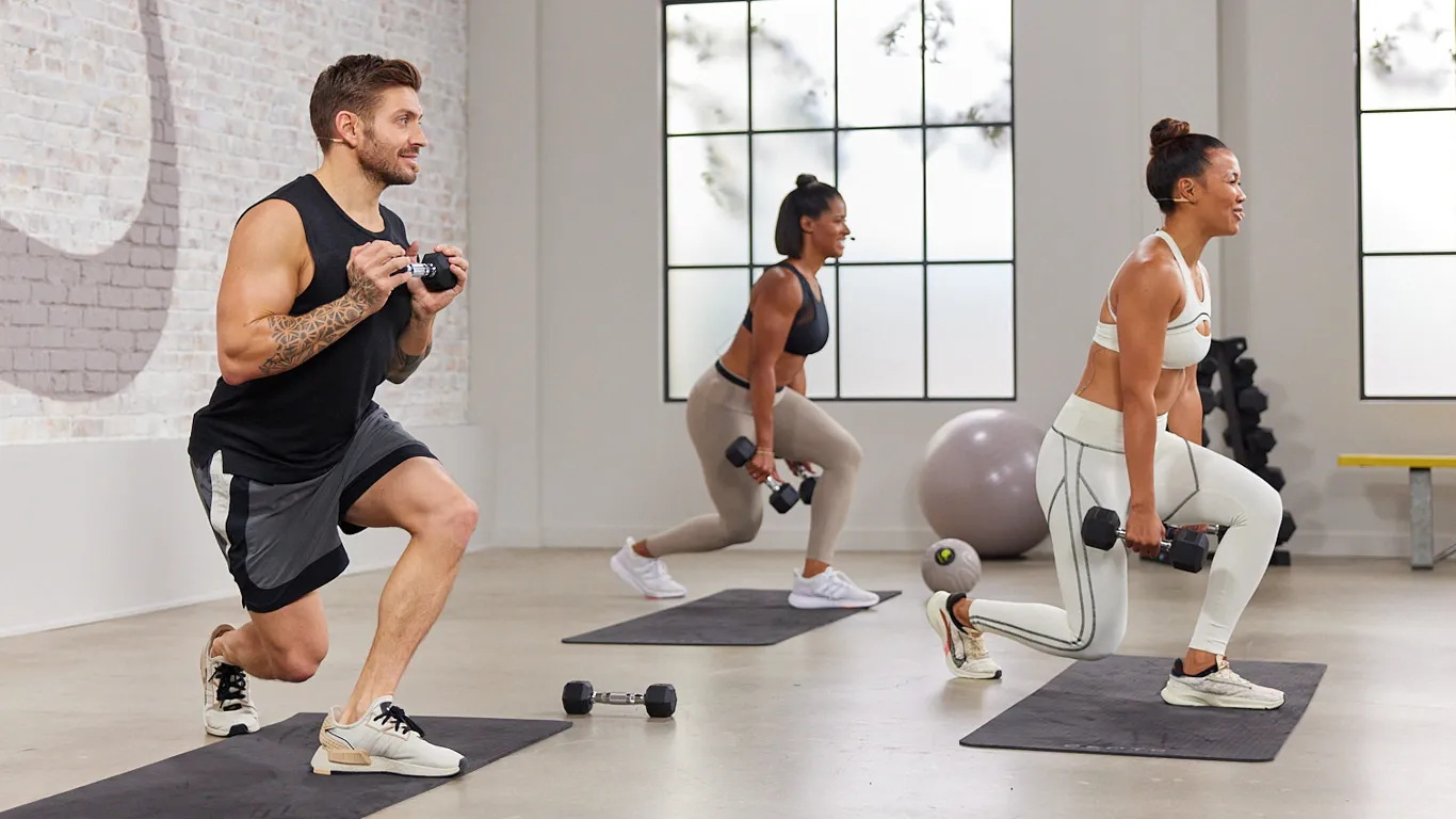 Set of resistance bands with carry pouch